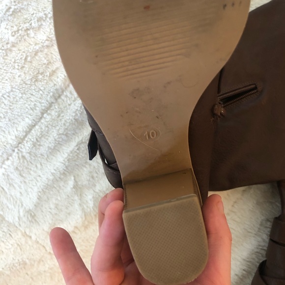 Charlotte Russe knee high boots - Picture 2 of 4